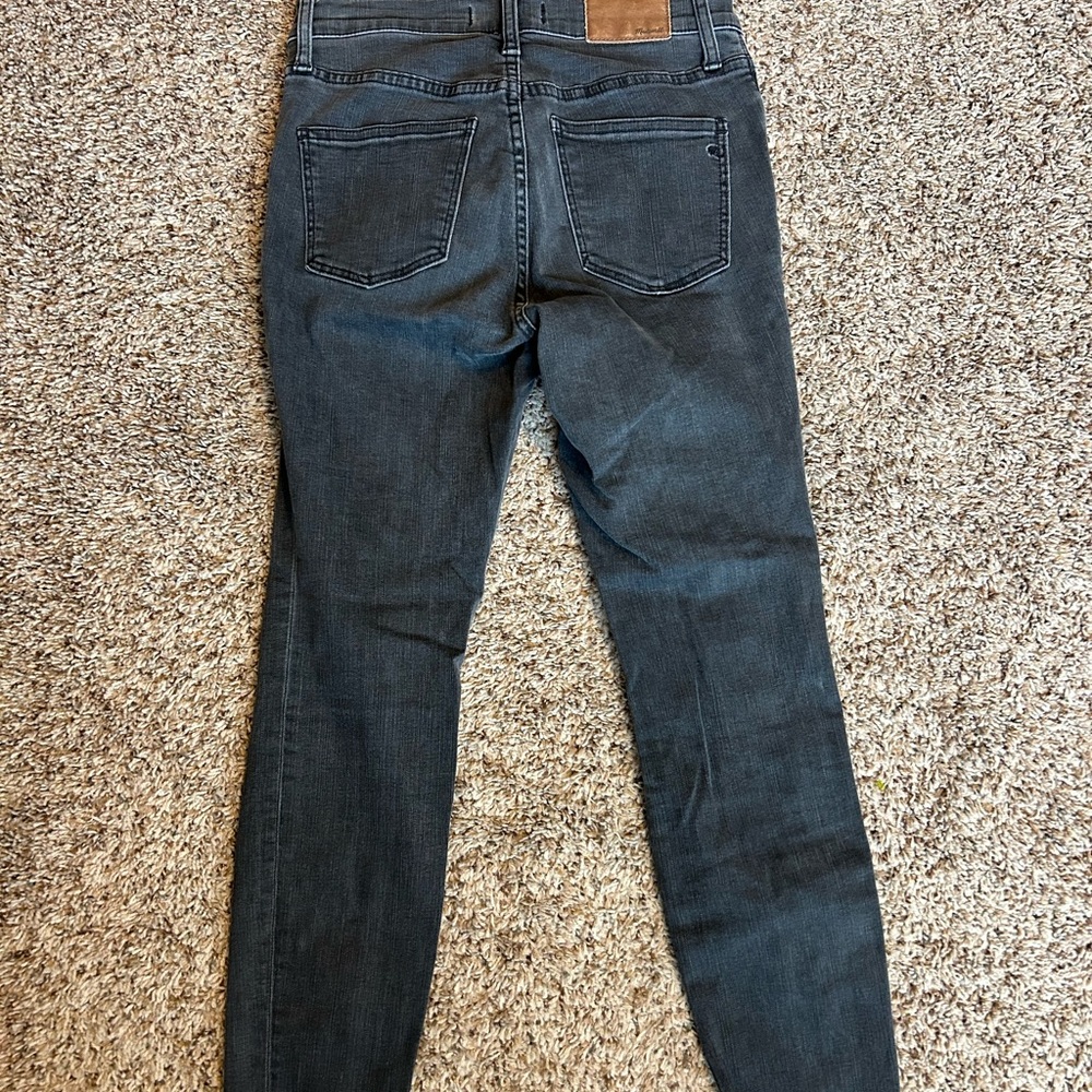 Womens Madewell 9” high rise skinny Jean (factory frayed hem)